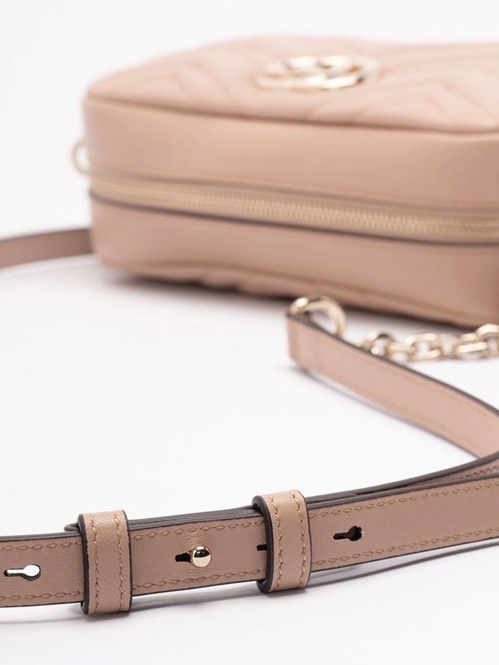 GUCCI Marmont small GG logo quilted leather camera bag - Picture 5 of 9